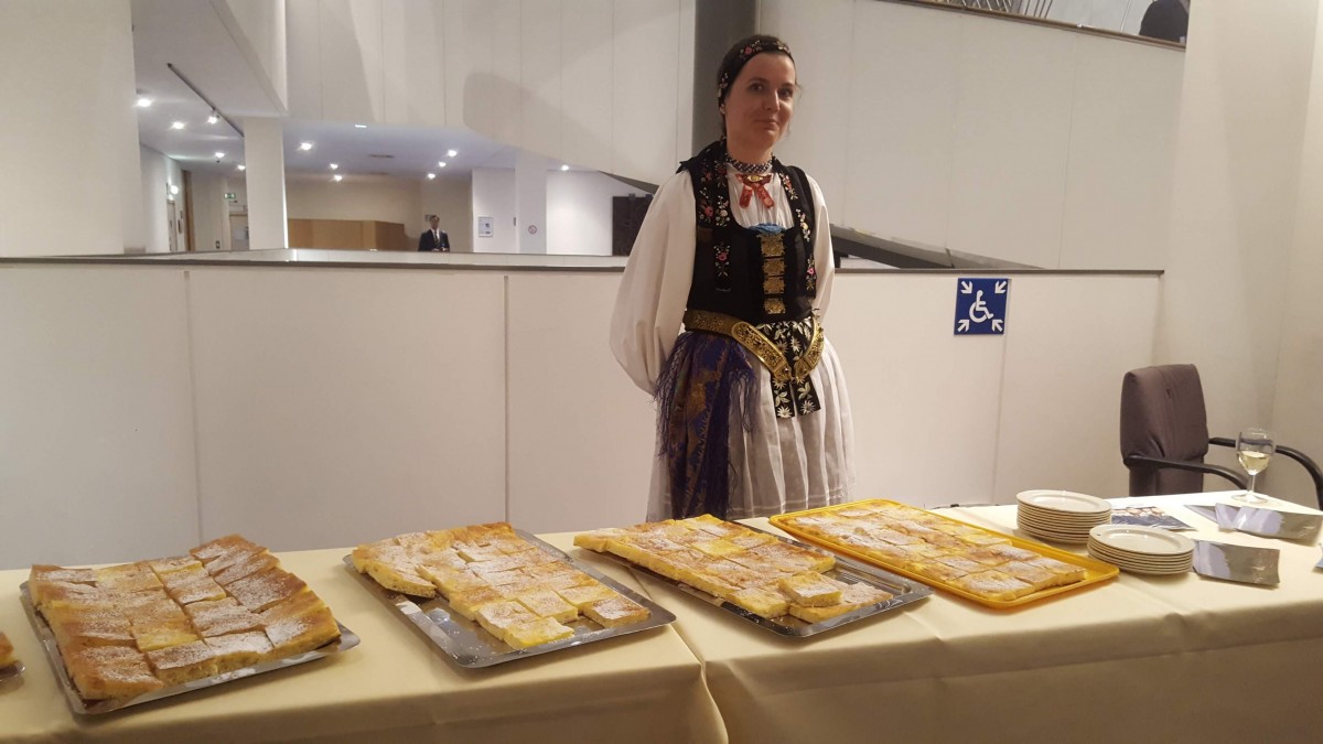 FOTO-Cu ce mâncare se laudă Sibiul în Parlamentul European