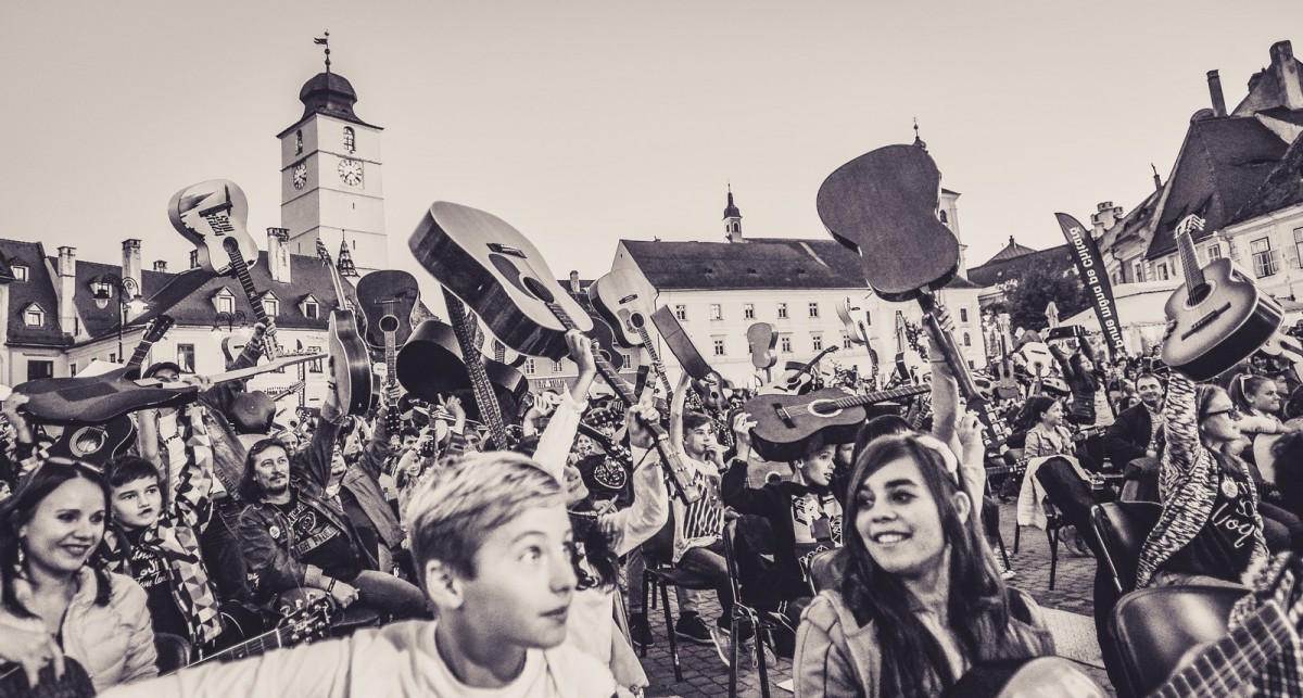 Chitarele vor răsuna din nou în Piața Mică, la Sibiu Guitar Meeting 