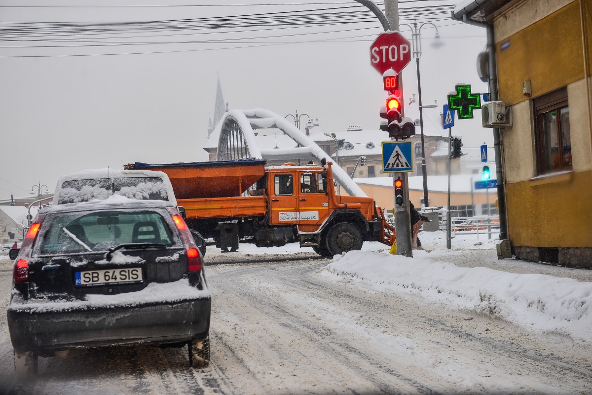Deszăpezirea la Sibiu: cine a ajutat fără bani. Ce urmează