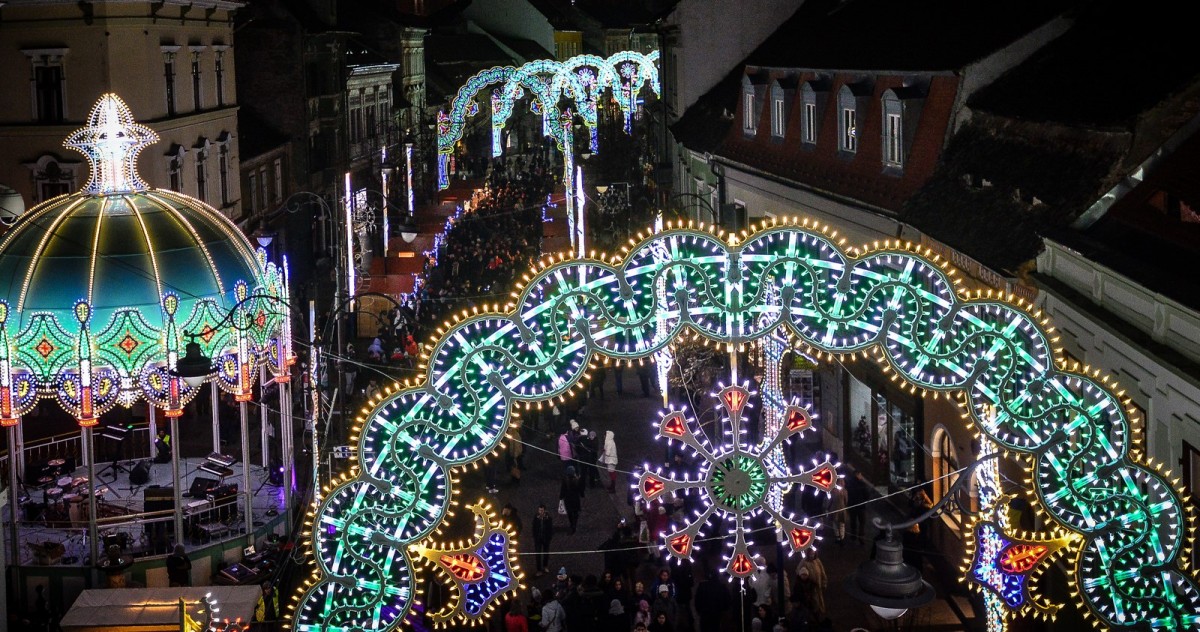 Centrul Sibiului, luminat de alte 100.000 de leduri multicolore | FOTO -Video