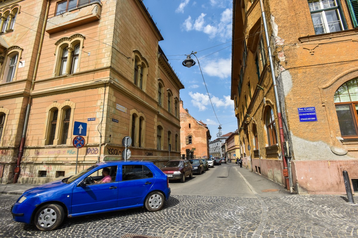 Centrul istoric al Sibiului mai câștigă 70 de metri de alee pietonală