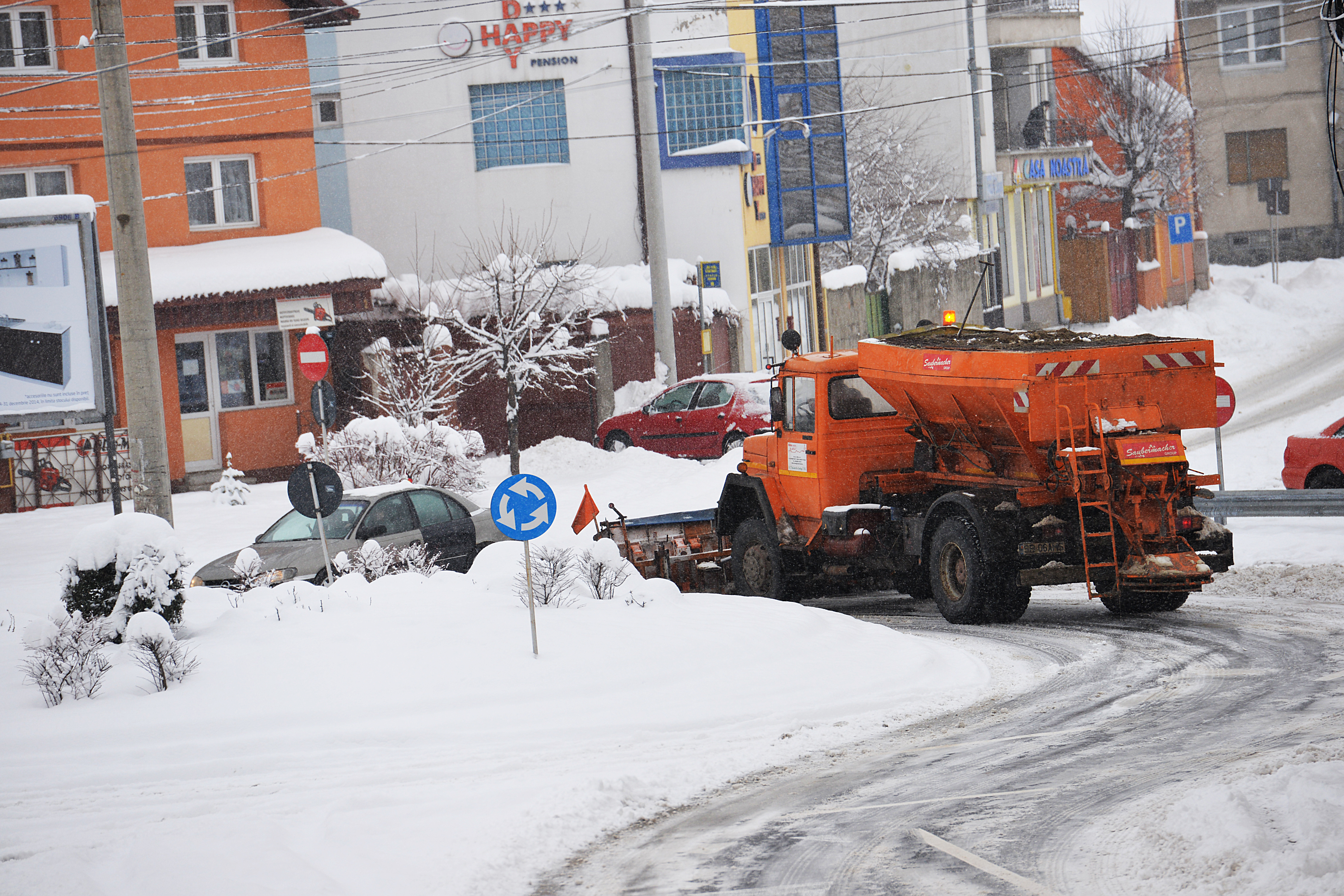 Primăria Sibiu, despre deszăpezire: zece utilaje, 60 de curse în 30 de ore