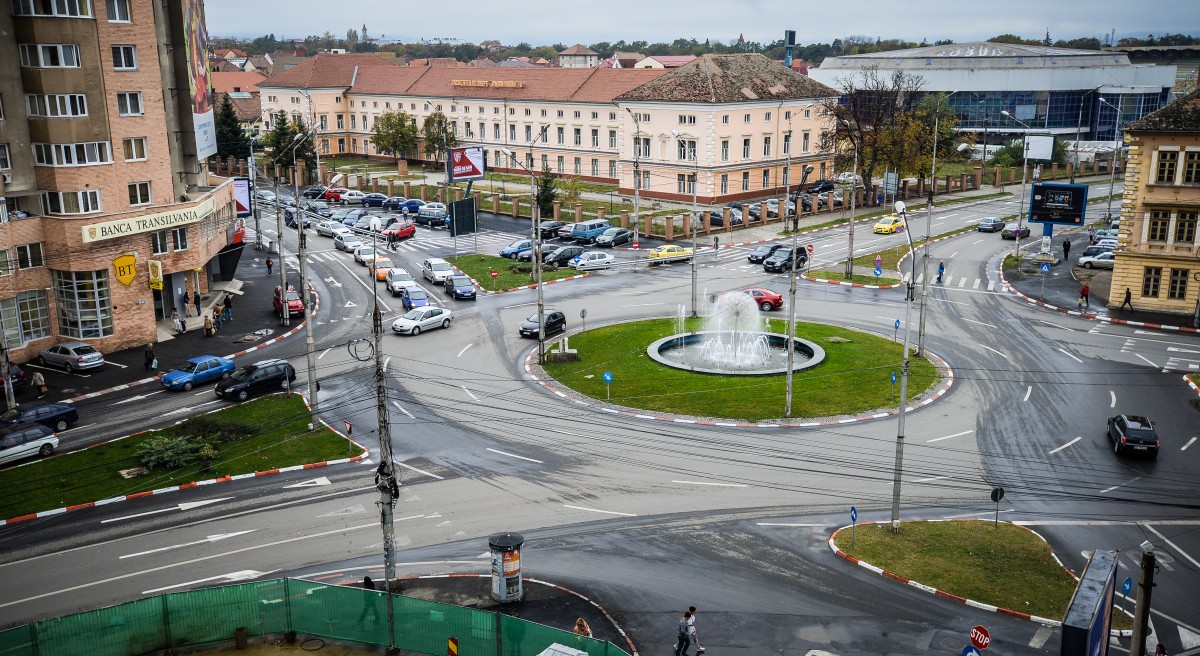Cei care vor lucra la planul de mobilitate al Sibiului se întâlnesc azi cu sibienii