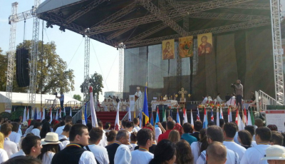 Patriarhul Daniel a oficiat prima slujbă la Catedrala Mântuirii Neamului