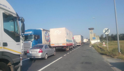 Transportatorii ameninţă cu acţiuni de protest şi blocarea transportului în toată ţara