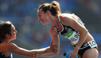 VIDEO Două atlete care s-au ajutat reciproc în proba de 5.000 de metri de la Rio au fost admise în finală, pentru fair-play