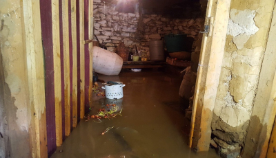 Urmările ploii de azi-noapte: Mai multe subsoluri și curți inundate în Sibiu