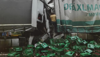 Accident grav pe DN 7. Coliziune frontală între două TIR-uri