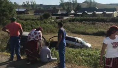 Accident cu cinci victime pe DN14. Două mașini au ajuns în afara drumului