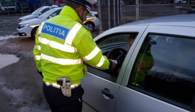 Șoferiță fără permis prinsă pe Mihai Viteazu. Polițiștii i-au făcut dosar penal și proprietarului mașinii