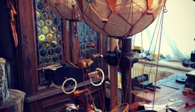 Un sibian meșterește obiecte ce te întorc în secolul 19. „Aș vrea să am un atelier ca al lui Geppetto”