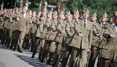 Armata caută rezerviști voluntari. 200 de lei pe lună, cât timp stai acasă