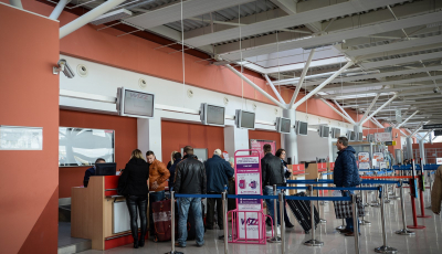 ACTUALIZARE Doi cetățeni blocați pe Aeroportul Sibiu. Ce spune Poliția de Frontieră
