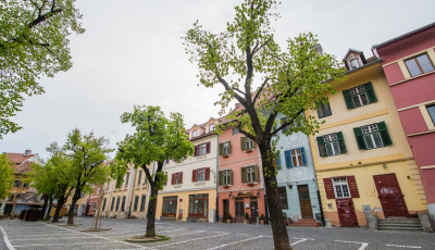 Hotărâre: Piața Huet a devenit zonă pietonală. Consilier local: “și noi unde mai parcăm?“