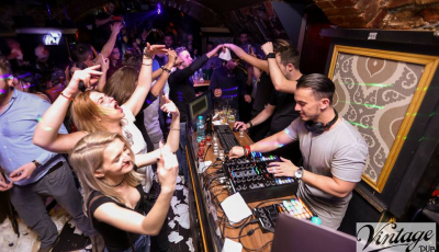 DJ în cluburile din Sibiu: „Sibienii încearcă să se simtă ca în Loft”