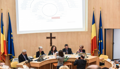 Opt pe un loc. Concurență mare pentru secretarul recompensat cu aproape 3.000 de euro, lunar