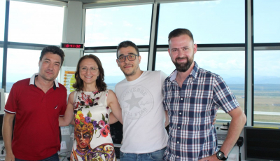 Aeroport: Cei care i-au primit pe Papă și pe președinții vor beneficia de prime