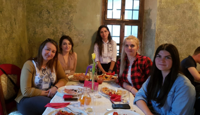 Studenți din șapte orașe au luat cina la Max, după ce s-au întrecut la un concurs de gătit