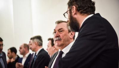 Un director a pierdut 6.000 de lei la salariu. ”Rămân în sistem”