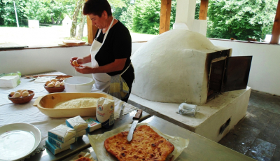 Ateliere de gastronomie , pictură pe lemn și broderie săsească, la Muzeul Astra