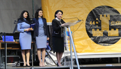 VIDEO Ecaterina Andronescu, aplaudată ironic de olimpicii naţionali de informatică