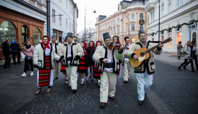 Concert de colinde, pe Nicolae Bălcescu, în zona „telefoane”