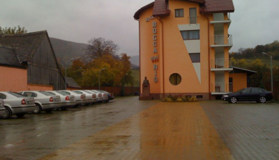 Hotelul Bocca del Rio, executat pentru un sfert de milion de euro. ”De-l cumpără altcineva, n-are pe unde intra”