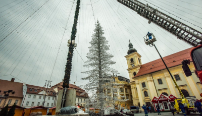 ACTUALIZARE Primăria Sibiu a cumpărat iluminat festiv de 1,6 mil. lei. Iluminatul era plănuit pentru Crăciunul trecut