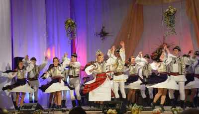 Junii Sibiului şi Veteranii, împreună pe scenă la Arad