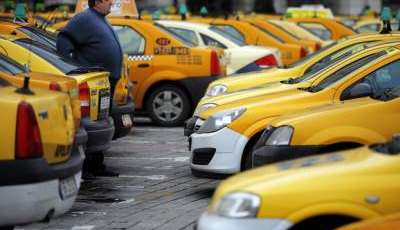 Taxiuri care se conduc singure. Producătorul promite că le scoate pe piață în 2019