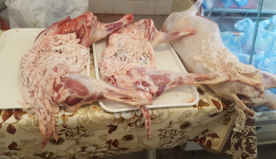 Reduceri la piață, înainte de sărbători. A scăzut prețul mielului
