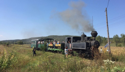 Sibienii, la drum cu mocănița. ”Și dacă aveam zece vagoane epuizam biletele” | Video
