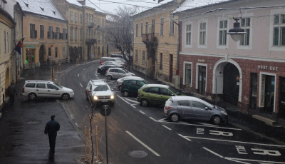 Meteorologii sibieni, după prima ninsoare în oraș, iarna aceasta: înnorat toată săptămâna. A1, blocată de un accident