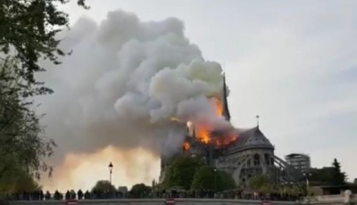 Catedrala Notre-Dame din Paris, mistuită de flăcări