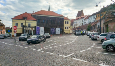 ACTUALIZARE Mașinile turiștilor și sibienilor, ridicate pentru a face loc mașinilor consilierilor locali. “Ne cerem scuze. Nu se va mai repeta“