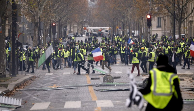 LIVE VIDEO Proteste la Paris față de majorarea prețului la carburanți
