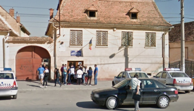 Cel puțin o șpagă pe lună. Doi polițiști din Agnita au fost reținuți pentru mită, alți cinci sunt urmăriți în același dosar