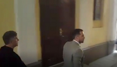 VIDEO - Fostul preot Pomohaci a ajuns la Arhiepiscopie. Nu a făcut niciun comentariu