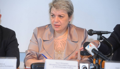 Sevil Shhaideh l-a însoțit pe Iohannis la Criț. ”Permiteţi-mi să mă consider și eu un mic sas, aici la dumneavoastră”