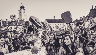 Chitarele vor răsuna din nou în Piața Mică, la Sibiu Guitar Meeting 