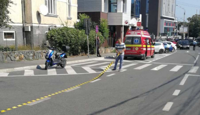 Accident între o ambulanță SMURD și un scuter în centrul Sibiului