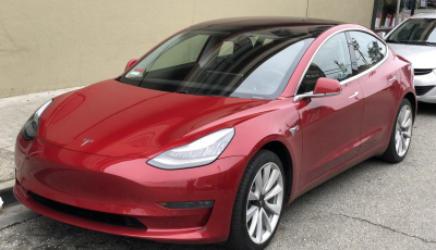Tesla poate fi acum comandată și din România. Cât costă?