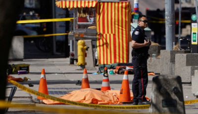 Zece morţi și15 răniţi după ce o camionetă a intrat în pietoni, la Toronto