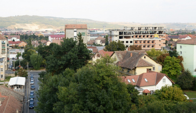 Schimbarea la față a Sibiului. Hotelul neterminat al Bere Trei Stejari, transformat în clădire de birouri. Plus un parking supraetajat