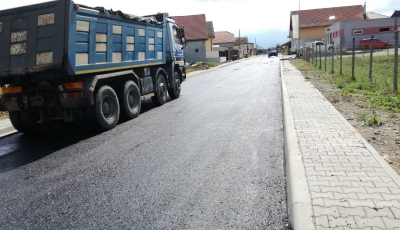 Strada Triajului din Șelimbăr a fost asfaltată. Economie de aproape un milion de lei