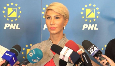Opoziția se unește. Raluca Turcan, propusă de PNL, USR și PMP pentru șefia Camerei Deputaților