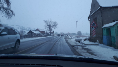 Cum se circulă pe drumurile din județul Sibiu după o noapte de ninsoare