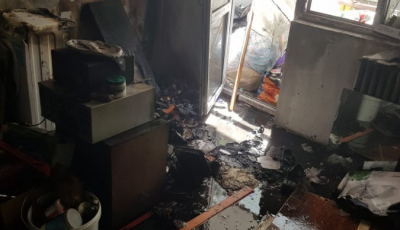Bucătăria unui apartament din Vasile Aaron a luat foc