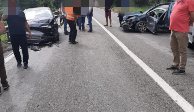 FOTO-Accident în lanț pe Valea Oltului. Trafic blocat total