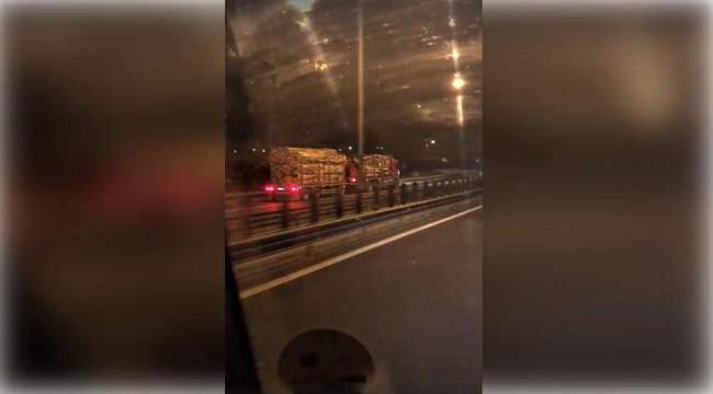 VIDEO-Camion cu remorcă filmat pe contrasens pe autostrada Sibiu-Deva